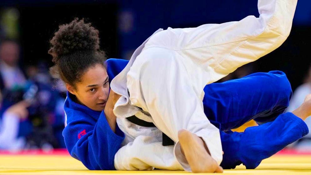 The 21-year-old judoka from Vaud, Binta Ndiaye (l.), is considered a great talent