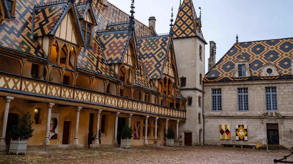 La 165e vente aux enchères des vins des Hospices de Beaune se déroule ce dimanche 16 novembre, à Beaune, en Côte-d'Or.