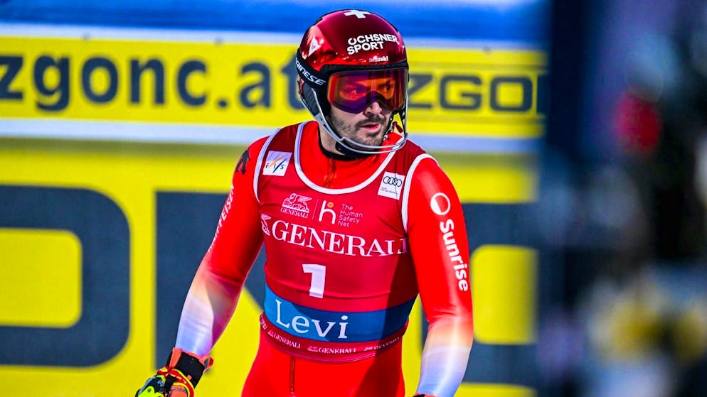 Loïc Meillard definitely imagined the slalom opener differently.