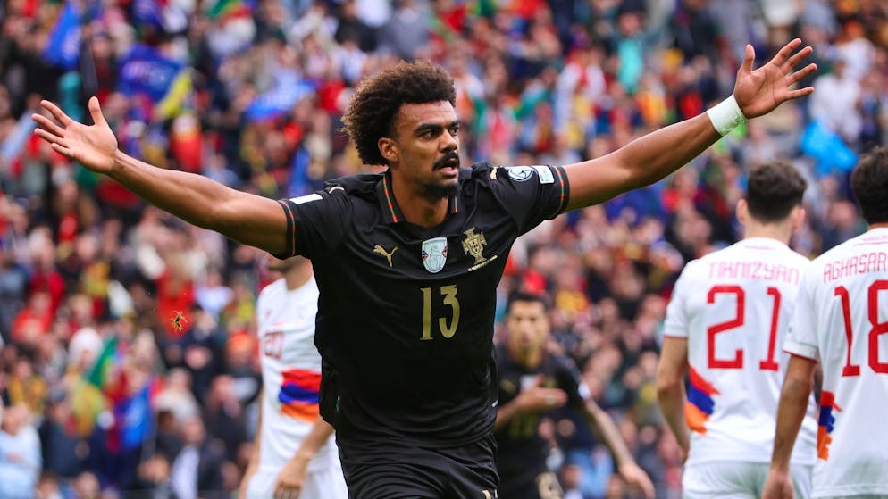 Portugals Renato Veiga., der mal beim FC Basel spielte, eröffnete den Torreigen.