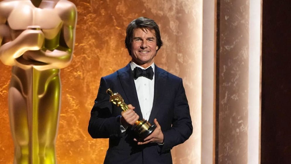 L'acteur américain Tom Cruise a reçu dimanche soir un Oscar d'honneur, la première statuette dorée de sa riche carrière, devant le gratin d'Hollywood lors de la cérémonie des Governors Awards, à Los Angeles.