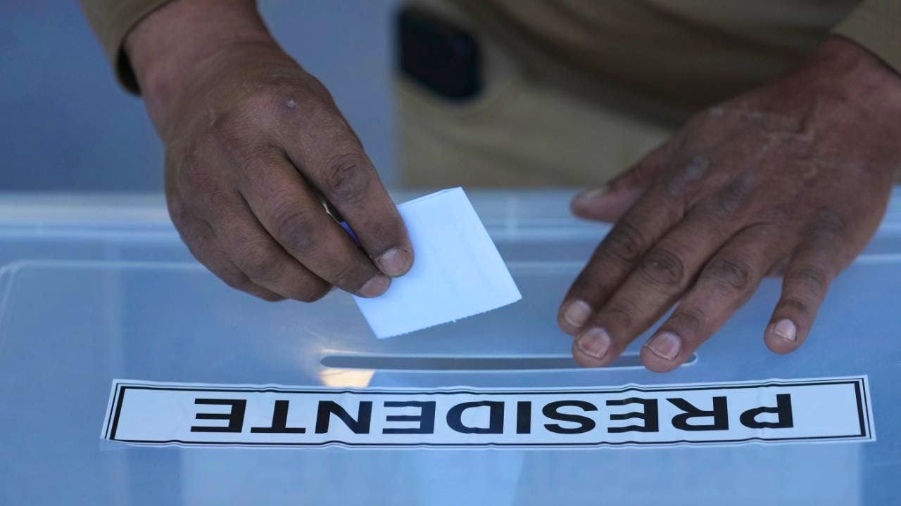 Politics. Chile: Run-off election must decide the battle for the presidency