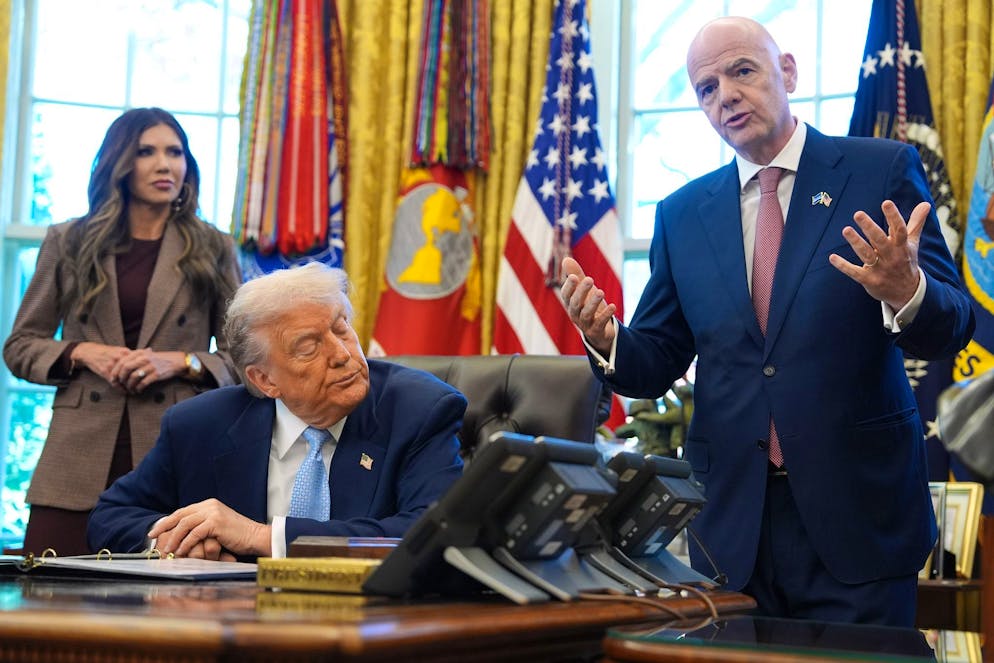 Trump: Fans mit WM-Tickets haben kürzere Visa-Wartezeiten - Gallery. Die US-Regierung um Präsident Donald Trump will Inhaber eines WM-Tickets bei Visa-Terminen bevorzugt behandeln.