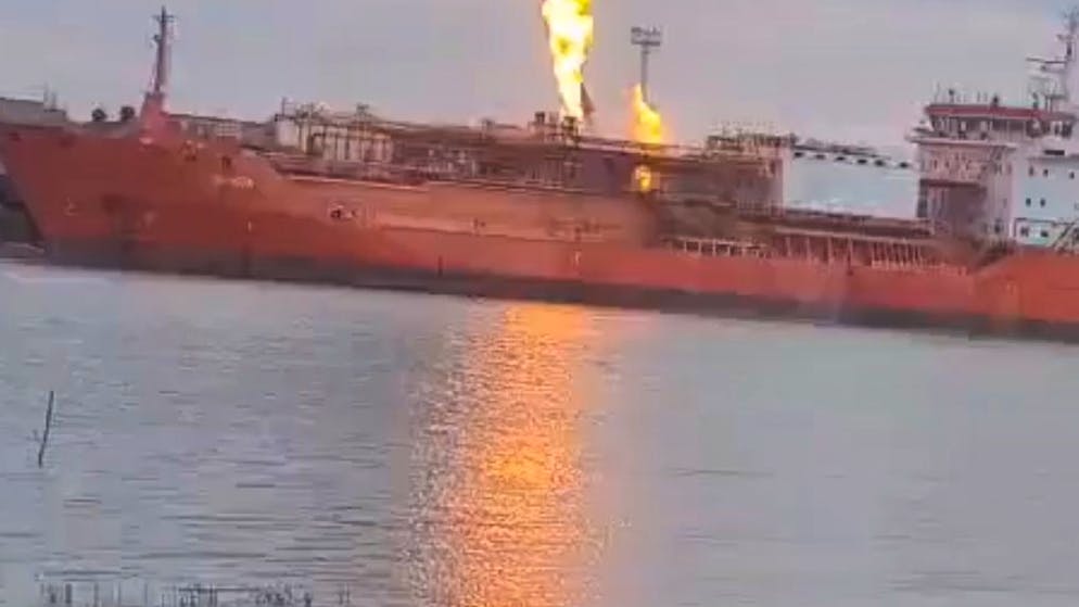 Ukraine-Ticker. Russischer Angriff auf Donauhafen trifft türkischen LNG-Tanker