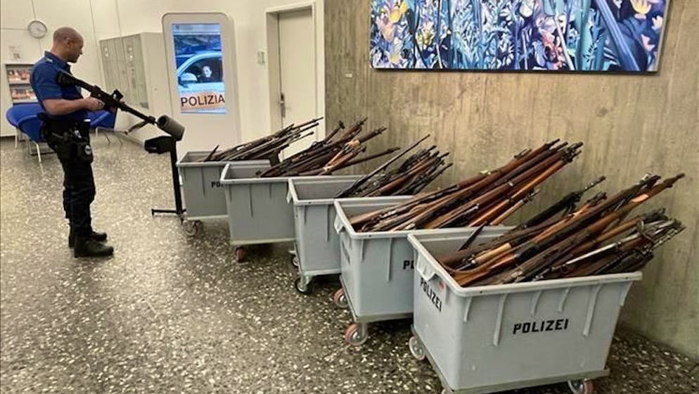 E diversi kg di munizioni. Restituite 256 armi alla Polizia cantonale dei Grigioni