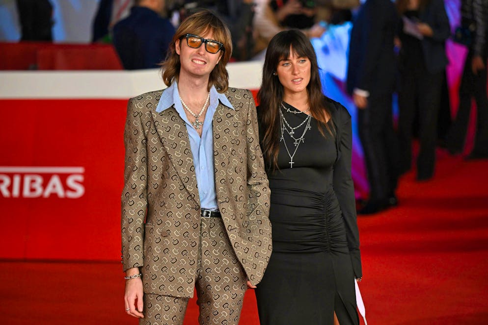 Thomas Raggi with his partner Lavinia Albrizio at the Rome Film Festival in October 2024. The Roman is working on his first solo album.