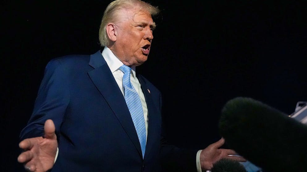 Donald Trump hat angekündigt, das Gesetz zur Freigabe der Epstein-Akten genehmigen zu wollen.