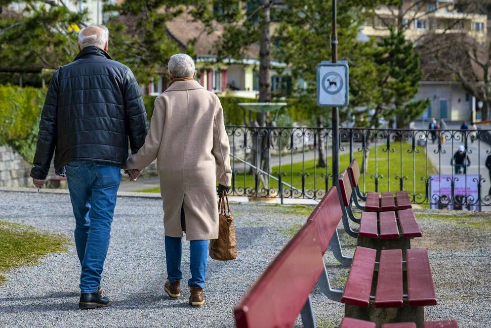Les rentes et les prestations sociales représentent la deuxième source de revenus la plus importante en Suisse, avec 20,8 % en 2023.
