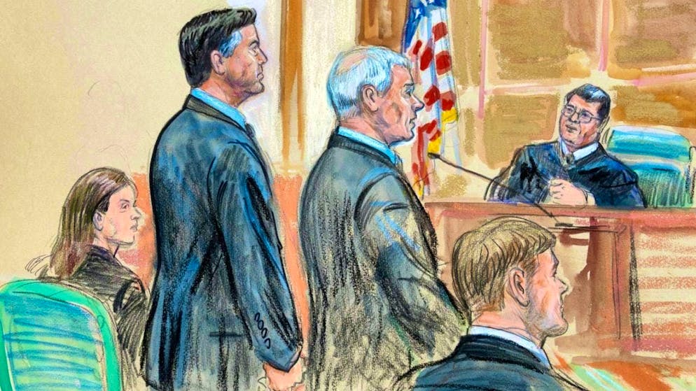 ARCHIVE - This courtroom sketch shows former FBI Director James Comey (2nd from left) and his attorneys Jessica Carmichael (l) and Patrick J. Fitzgerald (M). Photo: Dana Verkouteren/AP/dpa