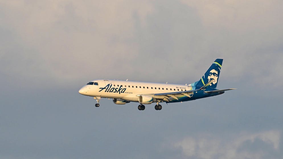 Während eines Alaska-Airlines-Fluges mit rund 80 Menschen an Bord wollte ein nicht im Dienst befindlicher Pilot die Triebwerke abschalten.