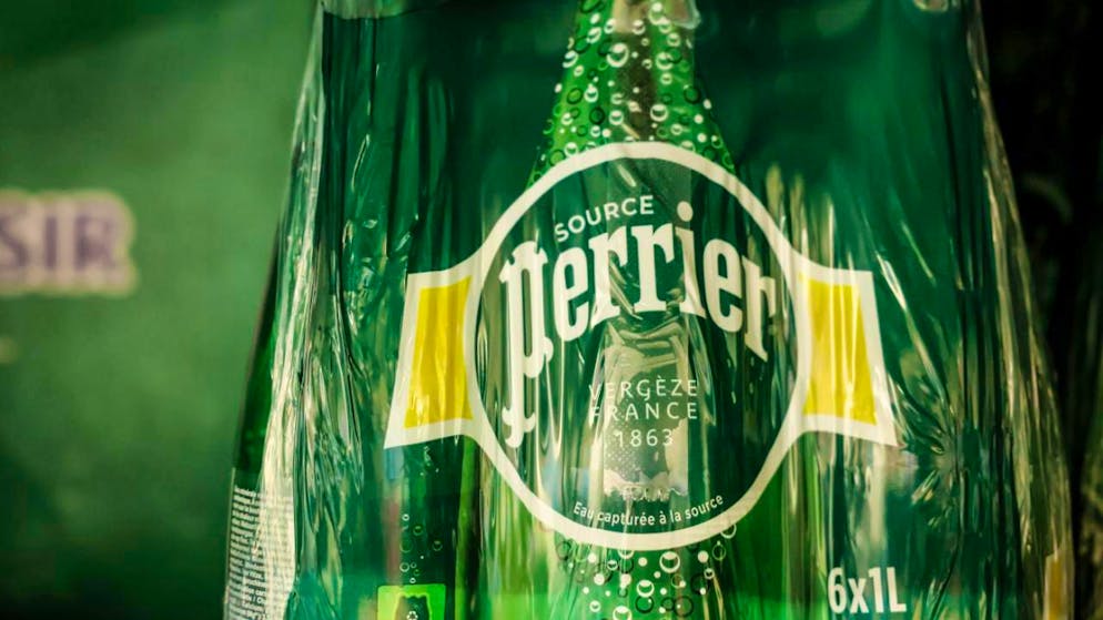 Nestlé Waters & Premium Beverages, qui produit en France les eaux Perrier, Vittel, Contrex ou encore Hépar, conteste "fermement" les demandes d'UFC-Que Choisir, "notamment les allégations mettant en cause la sécurité alimentaire des produits".