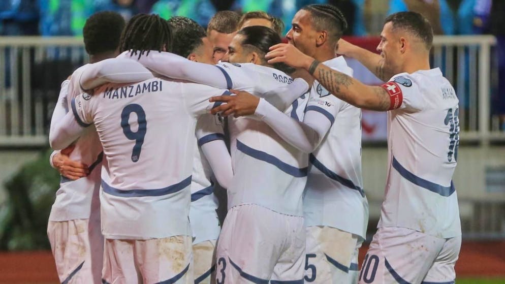 Die Schweizer feiern in Pristina die definitive Qualifikation für die WM