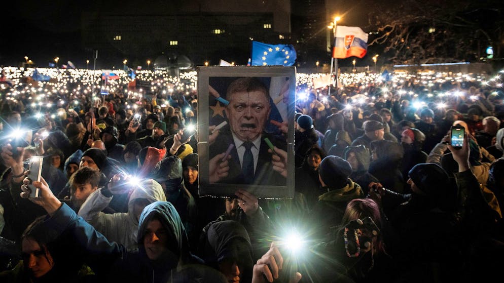 Ukraine ticker. Attack on power plant in Donetsk +++ Tens of thousands protest against the Slovakian government