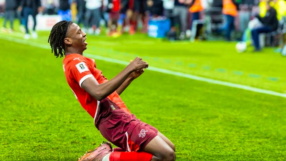 Johan Manzambi makes his first appearance in a competitive match for the Swiss national team against Kosovo