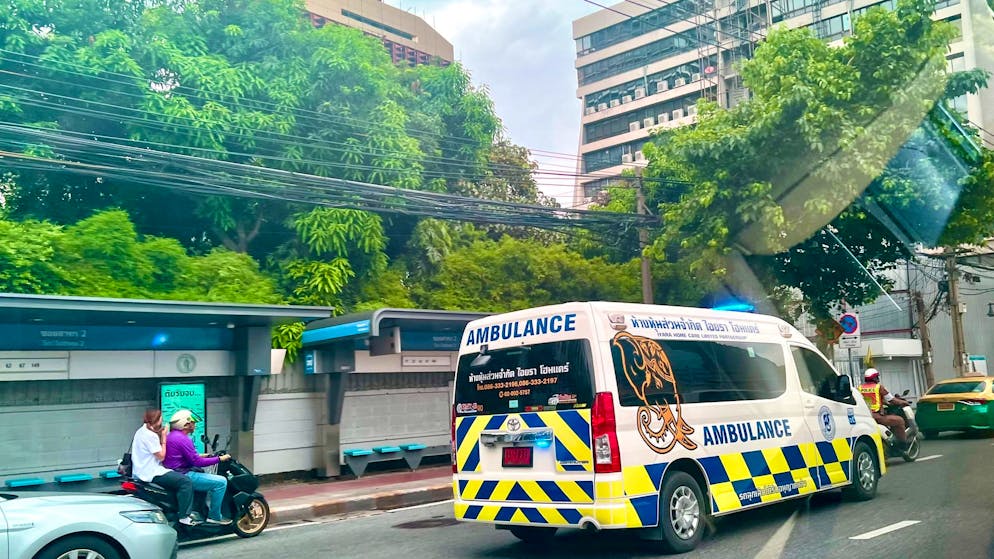 Schockfund. Baby in Bangkok aus Spülkasten befreit – Polizei sucht Mutter