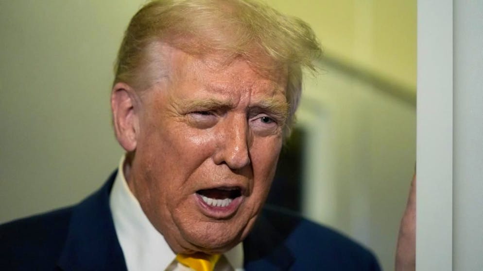 Trump insulta una giornalista di Bloomerg: «Stai zitta cicciona» | blue News