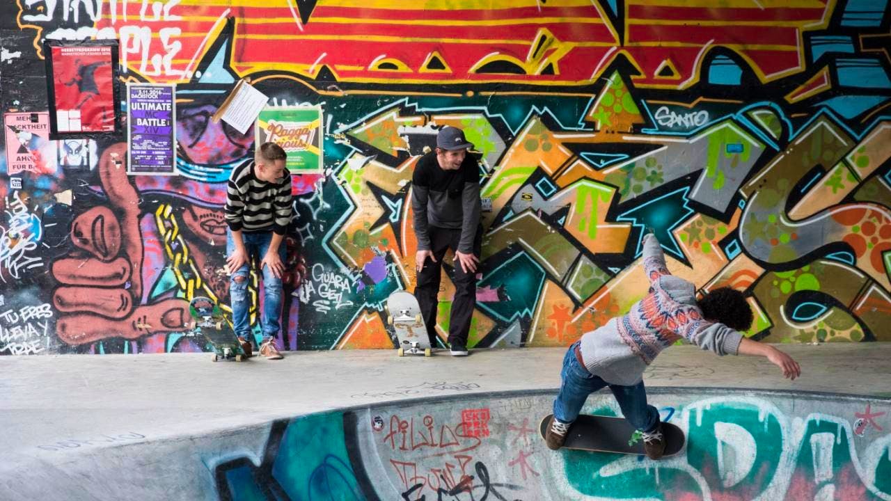 Youth. Young adults stick closely to their own family, study finds