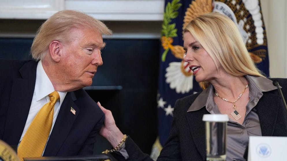 Trump und seine Justizministerin: Stoppt Pam Bondi am Ende doch die Akten-Freigabe?