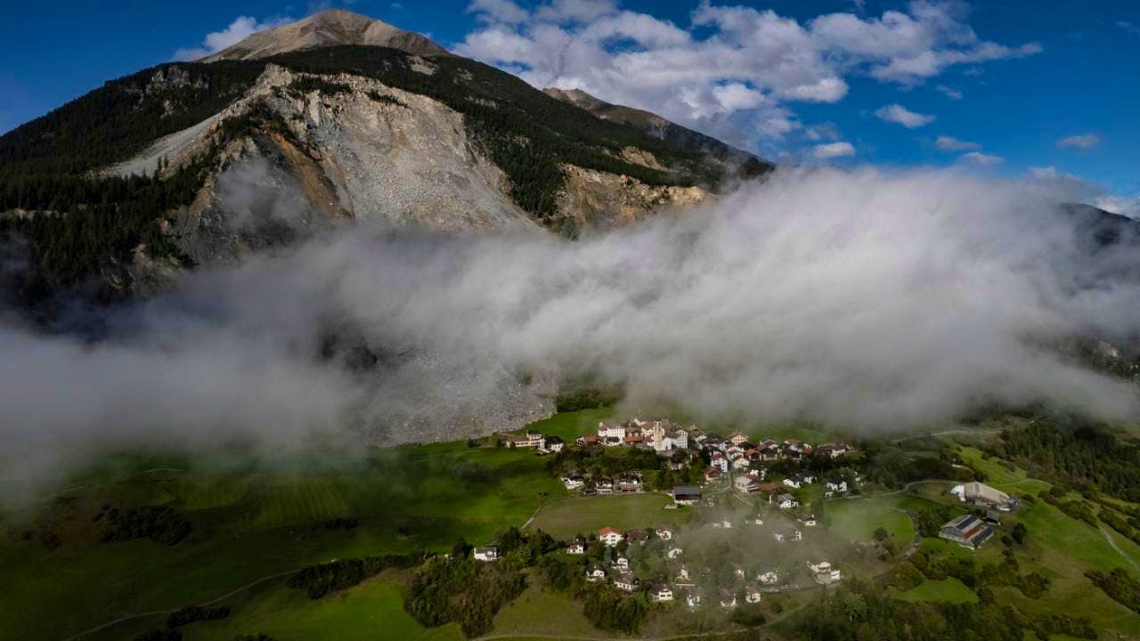 Frane, Valanghe. GR: la frana sopra Brienz accelera, atteso un distaccamento