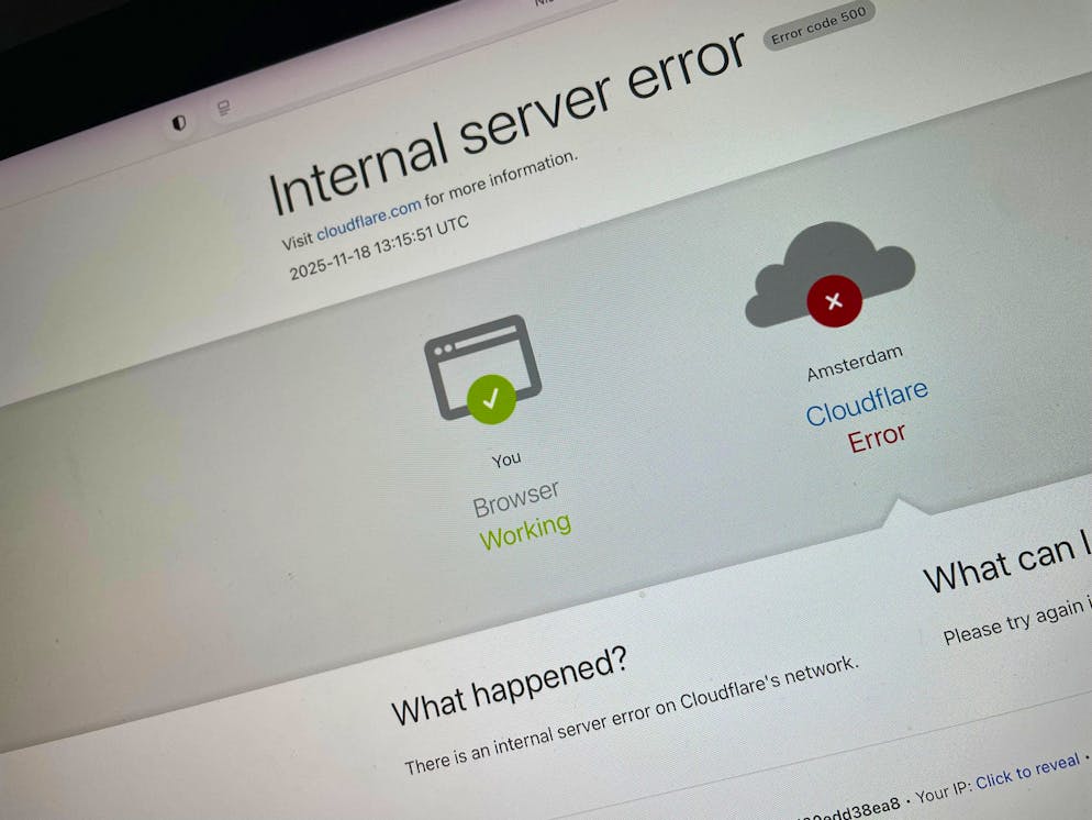 Un problema tecnico di Cloudfare ha messo fuori uso portali di notizie, social network, come X, e il principale chatbot di intelligenza artificiale, ChatGPT.