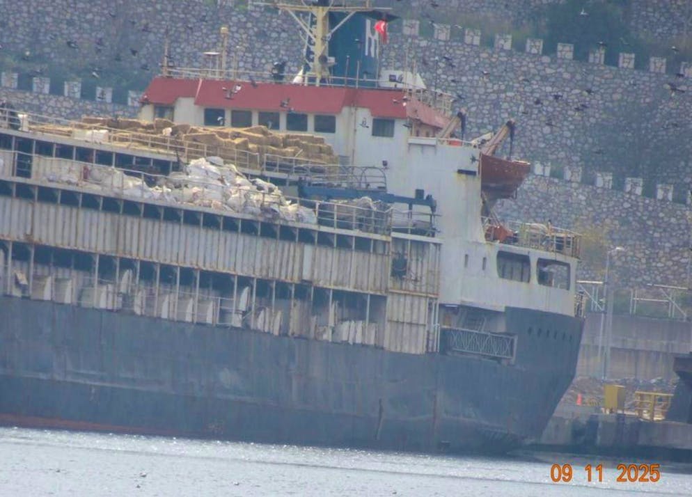 The boat Spiridon II, which set sail two months ago, is apparently on its way back to Montevideo after being rejected by Turkey.