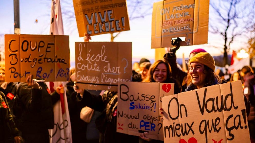 Le cortège des manifestants est parti de l'esplanade de Montbenon pour se diriger vers la place du Château à Lausanne.