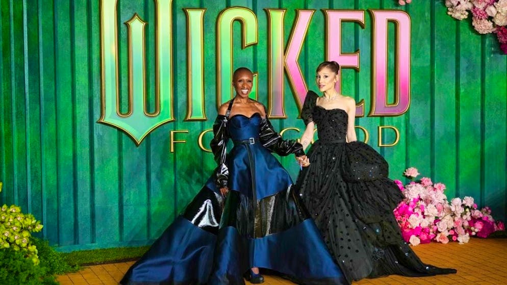 ARCHIVE - Cynthia Erivo, left, and Ariana Grande pose for photographers upon their arrival at the premiere of the movie "Wicked For Good" in London. Photo: Scott A Garfitt/Invision/dpa