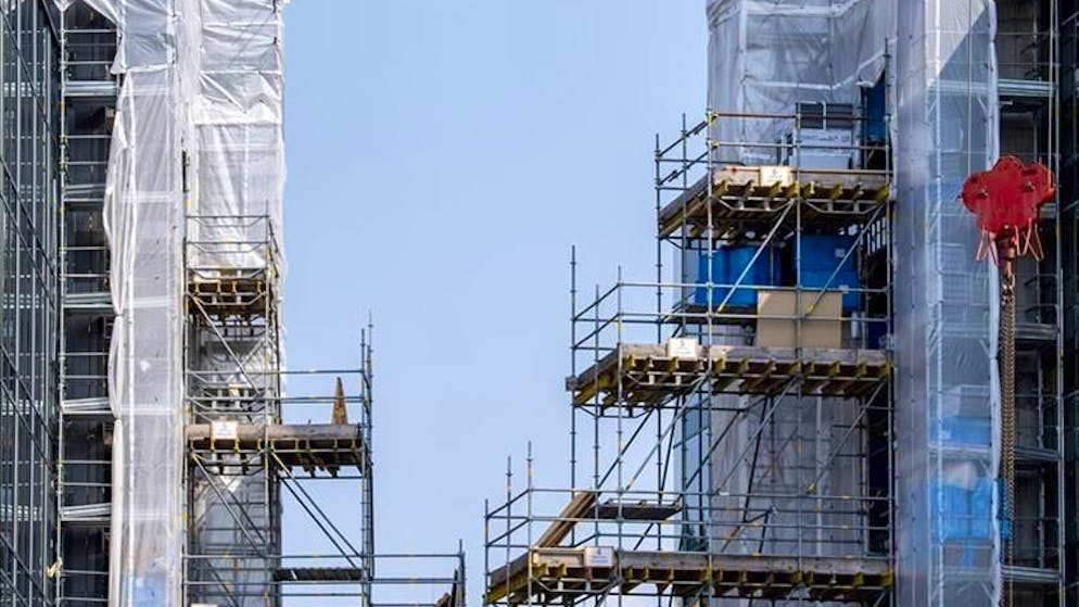 Ticino. Alla sbarra il «re dei ponteggi», gli atti d'accusa sono due