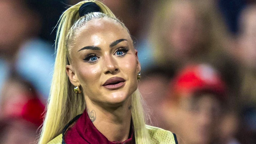 Alisha Lehmann denuncia un furto con scasso su Instagram.