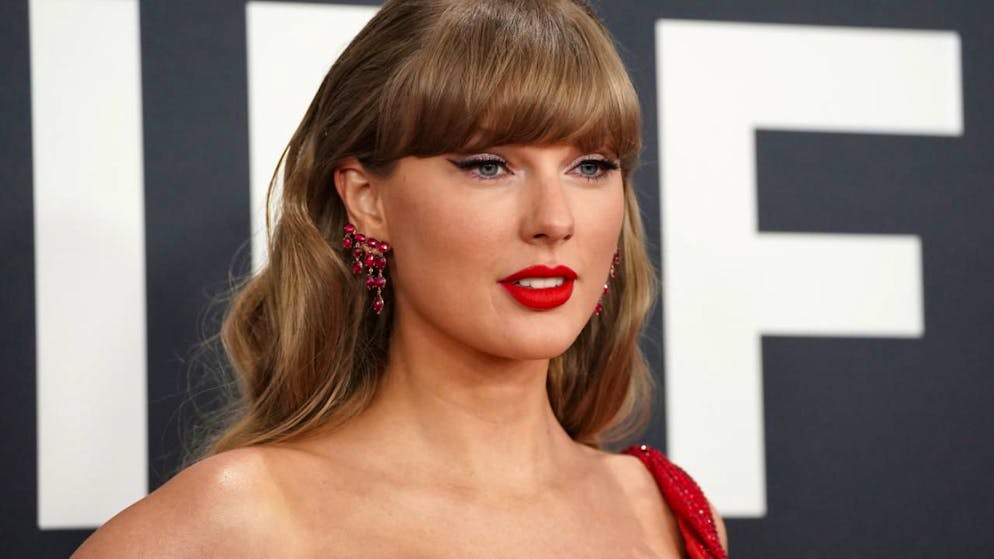 Vous ressentez une grande affinité avec Taylor Swift sans jamais l'avoir rencontrée? Vous vivez une relation "parasociale", mot de l'année 2025 pour le dictionnaire en ligne de Cambridge.