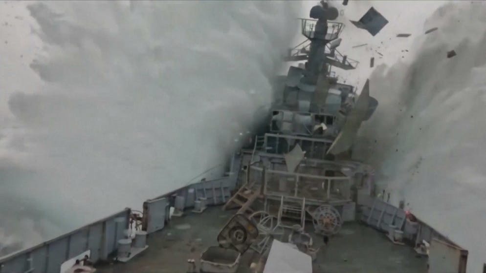 Spektakuläre Bilder. Nato zeigt erstmals Torpedo-Angriff auf Fregatte KNM Trondheim