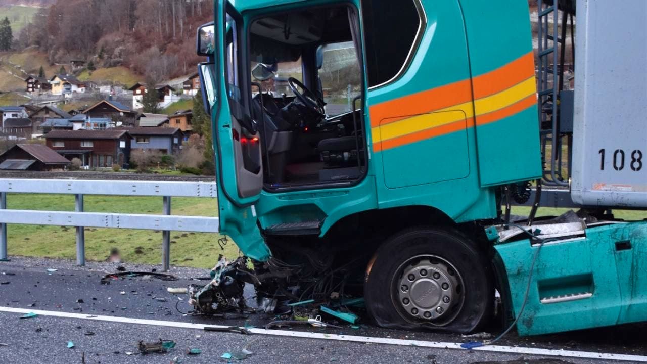 Verkehrsunfall. Frontalkollision im Prättigau GR fordert zwei Todesopfer