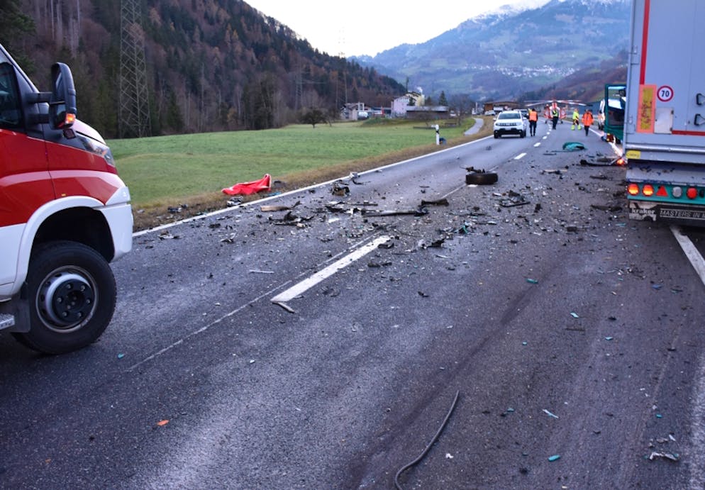 Die Unfallstelle auf der N28.