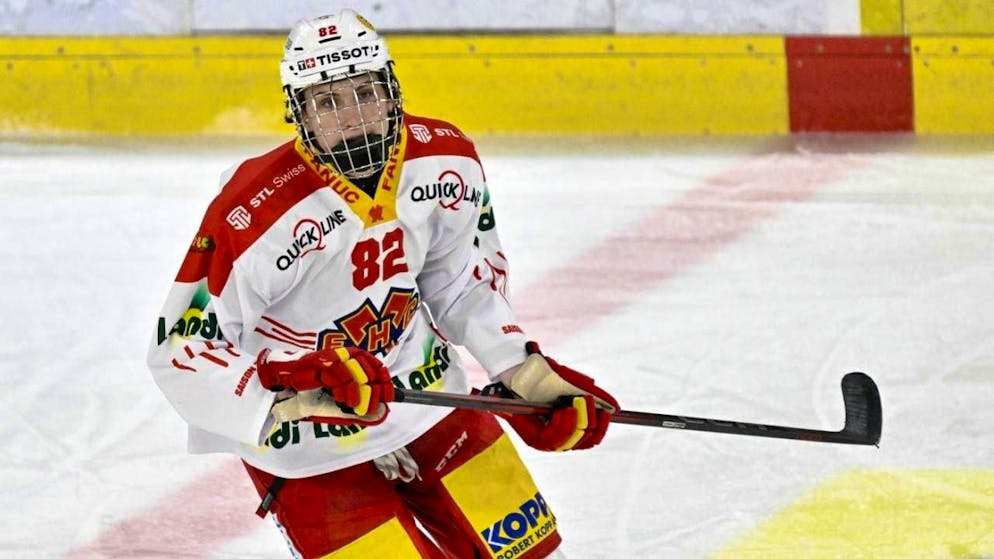 16-year-old Jonah Neuenschwander scores his first two goals in the National League in Biel's 4-3 win over Ajoie