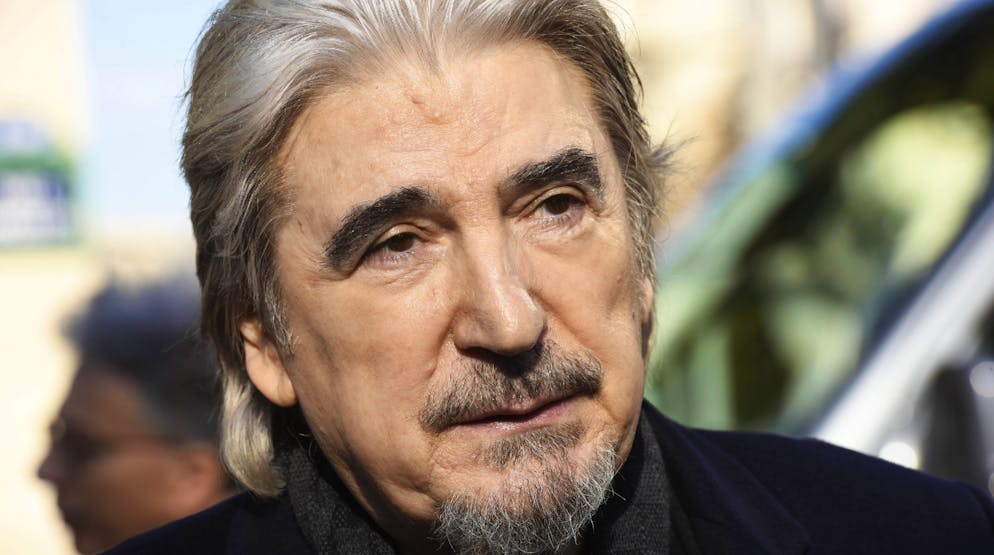 Le chanteur français Serge Lama a fait ses adieux à la scène en 2023, mais il reste actif.