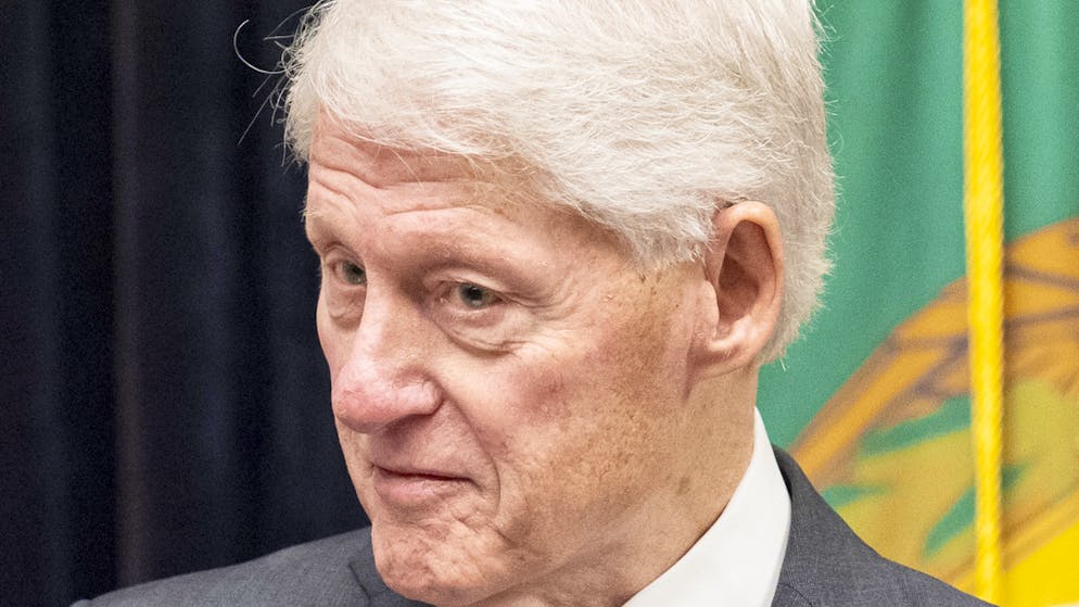 Selon Donald Trump, l’ancien président Bill Clinton aurait été en relation avec Jeffrey Epstein.