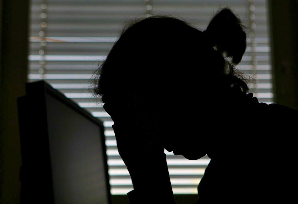 More and more employees are finding it difficult to separate themselves from their job. (symbolic image)