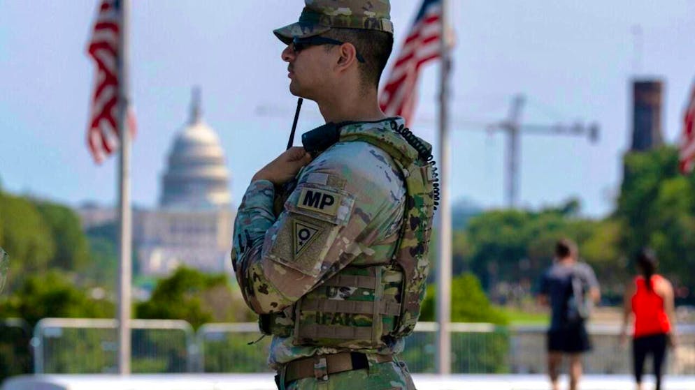 ARCHIVE - Members of the Ohio National Guard patrol the National Mall in Washington. Photo: Jose Luis Magana/FR159526 AP/dpa/Archive