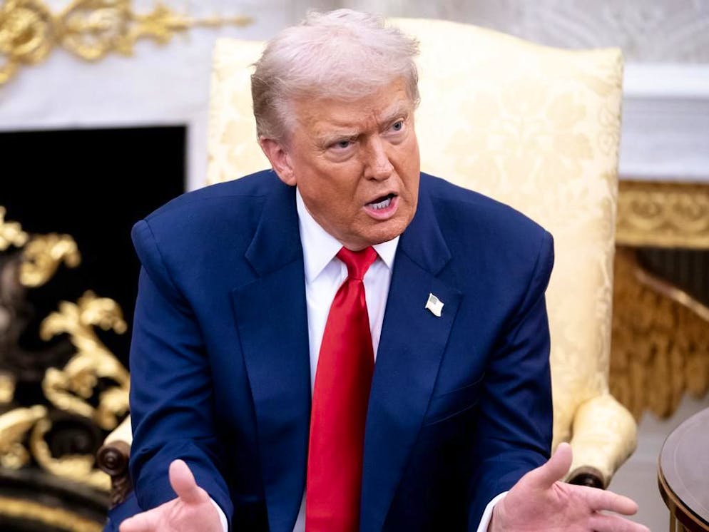 Le président américain Donald Trump a signé le texte obligeant à la divulgation de tous les dossiers liés à Jeffrey Epstein.