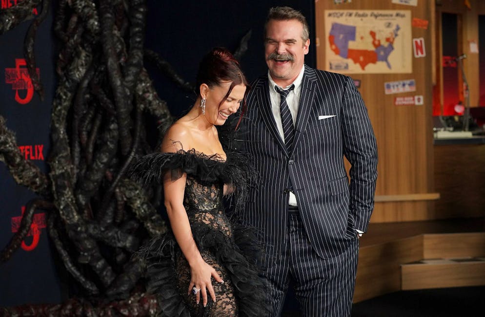 Millie Bobby Brown und David Harbour an der Premiere von «Stranger Things». Entgegen von Medienberichten schienen sie sich gut zu verstehen.