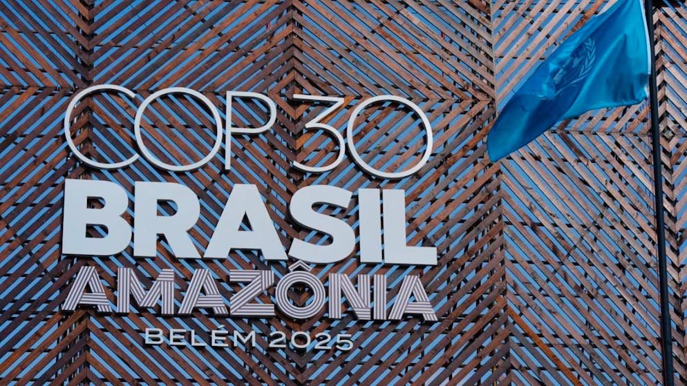 Allarme incendio alla Cop30 di Belem nella zona dei padiglioni. I partecipanti sono stati fatti evacuare verso la green zone, dall'altra parte del complesso.