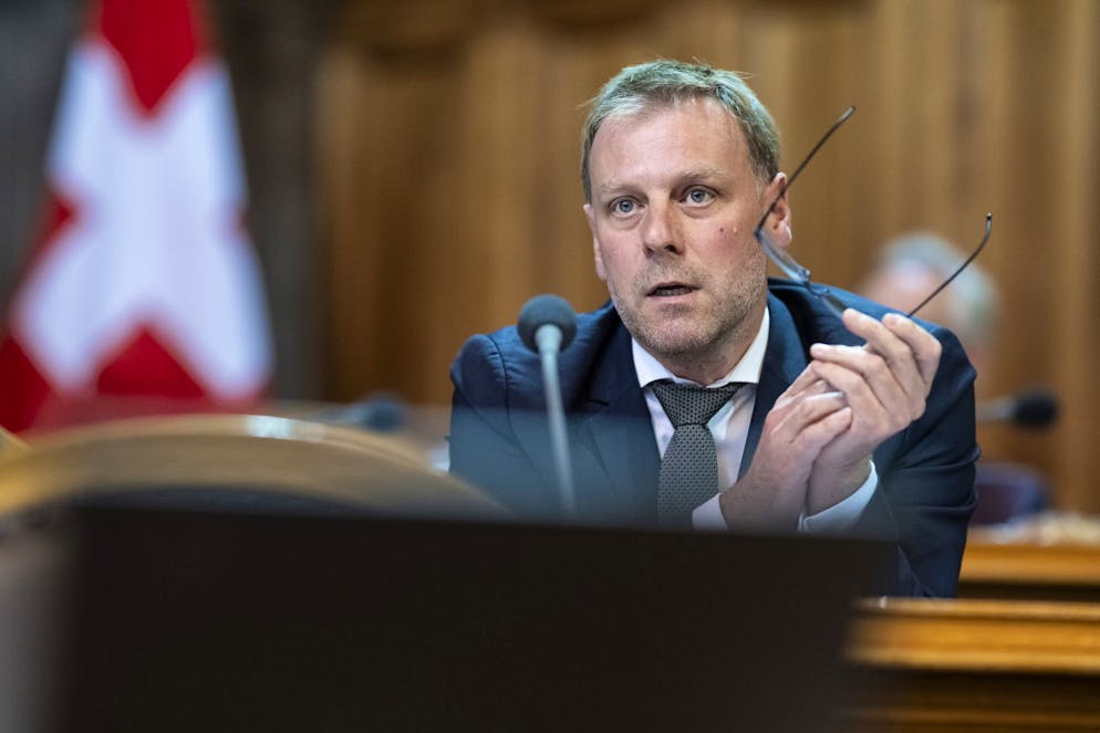 Rencontré dans un café de La Chaux-de-Fonds (NE) fin octobre, Fabien Fivaz revient sur ses premiers pas à la Chambres des cantons. (archives)