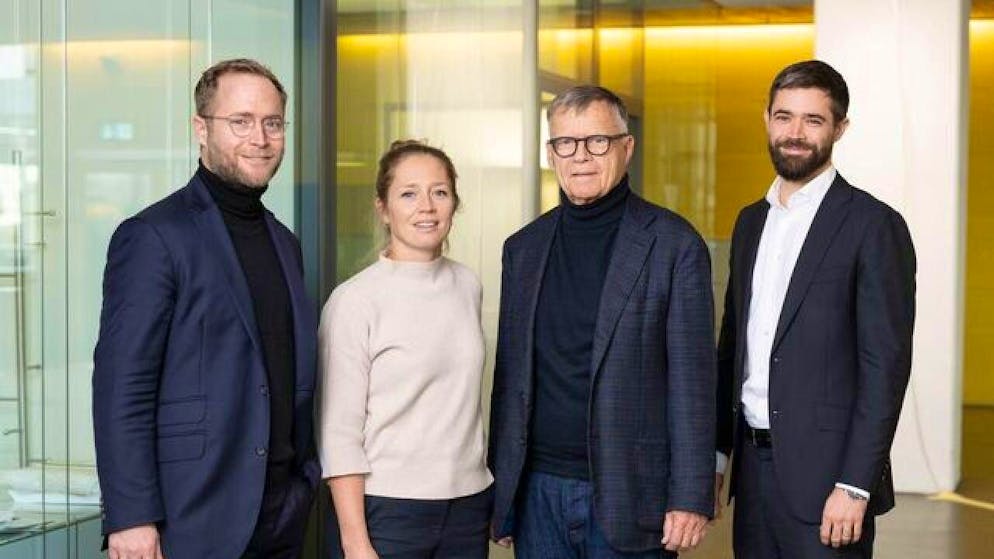 Peter Wanner verkauft AZ Medien an seine Kinder - Gallery. Peter Wanner (zweiter von rechts) hat die AZ Medien an seine Söhne Michael Wanner (links) und Florian Wanner sowie an Tochter Anna Wanner verkauft.