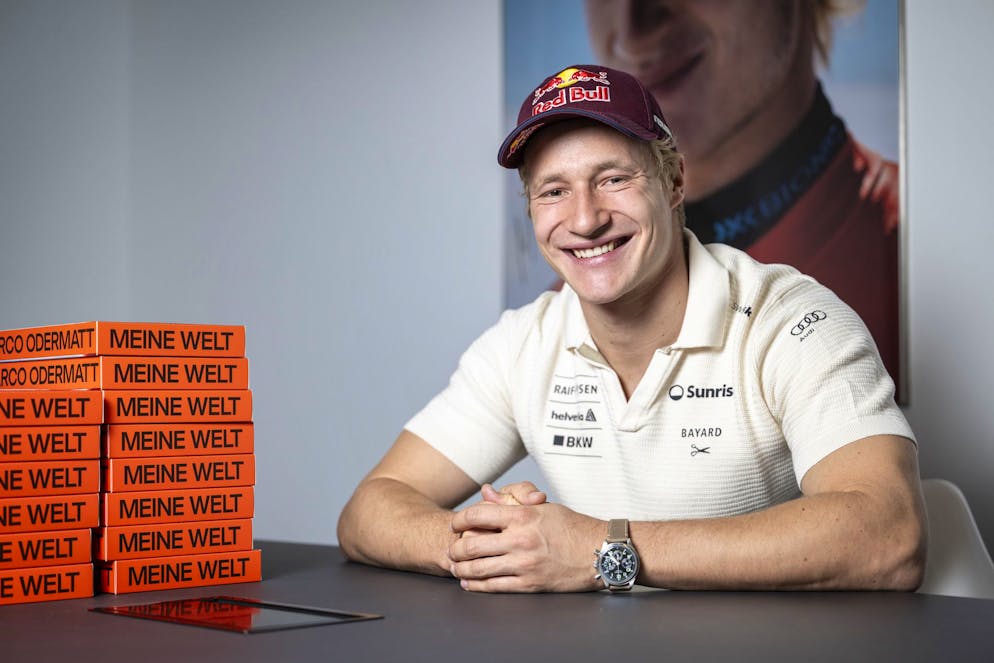 Marco Odermatt al vernissage delle sua biografia «Il mio mondo».