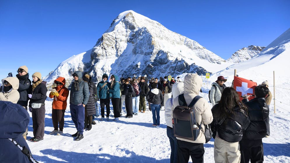 Grindelwald zieht viele Touristen an, vor allem das Jungfraujoch ist beliebt.