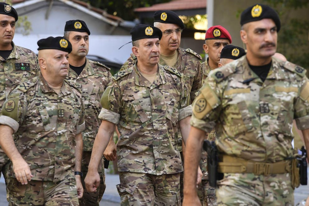 Il comandante dell'esercito libanese Rodolphe Haykal (al centro) in un'immagine d'archivio