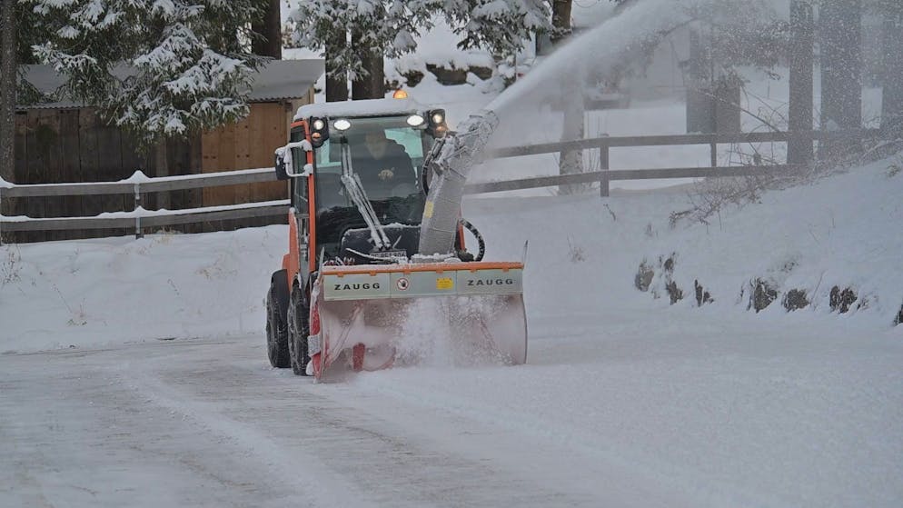 Winterstart Schweiz. In Kandersteg BE wurde heute kräftig geschippt …