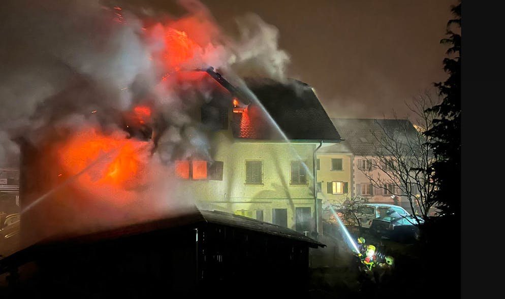 Zehn Personen mussten evakuiert werden.