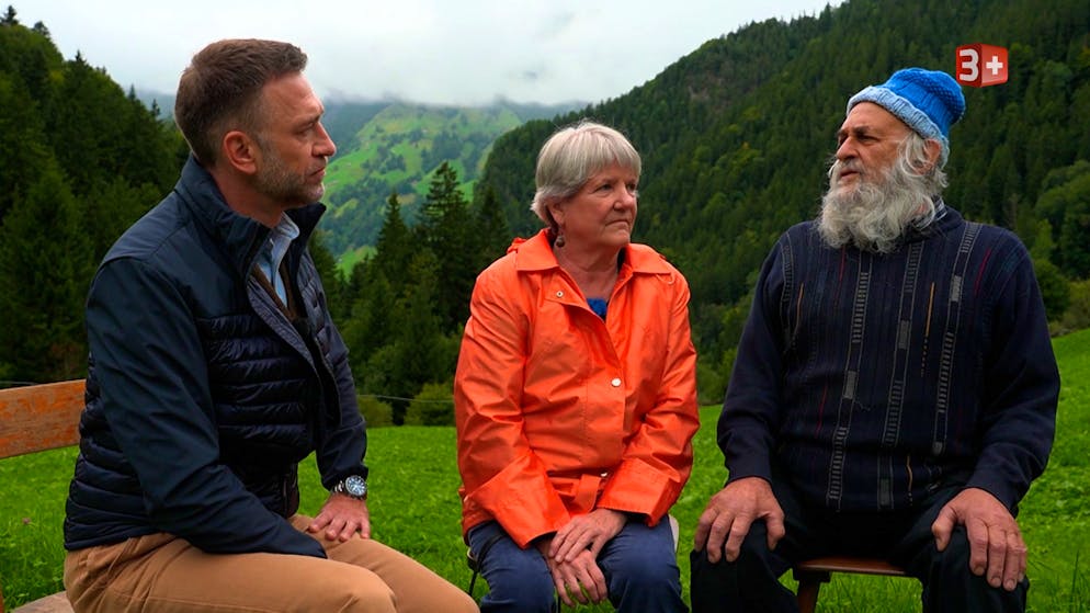 «Bauer, ledig, sucht»: Vom Liebeshoch bis zum Desaster. Es gibt ein Wiedersehen vom Kultpaar Sepp und Claudia. Zuletzt haben sich die beiden weniger gesehen. Ist alles gut zwischen Ihnen? TV-Host Marco Fritsche fragt beim Paar nach. 