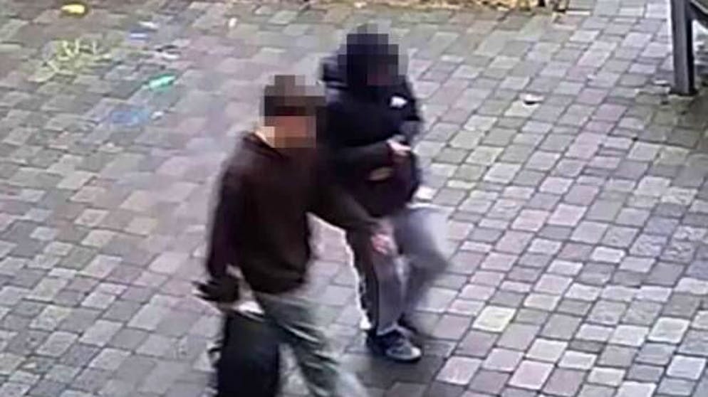 La Russia nega. Ecco come i giovani ucraini vengono arruolati su Telegram